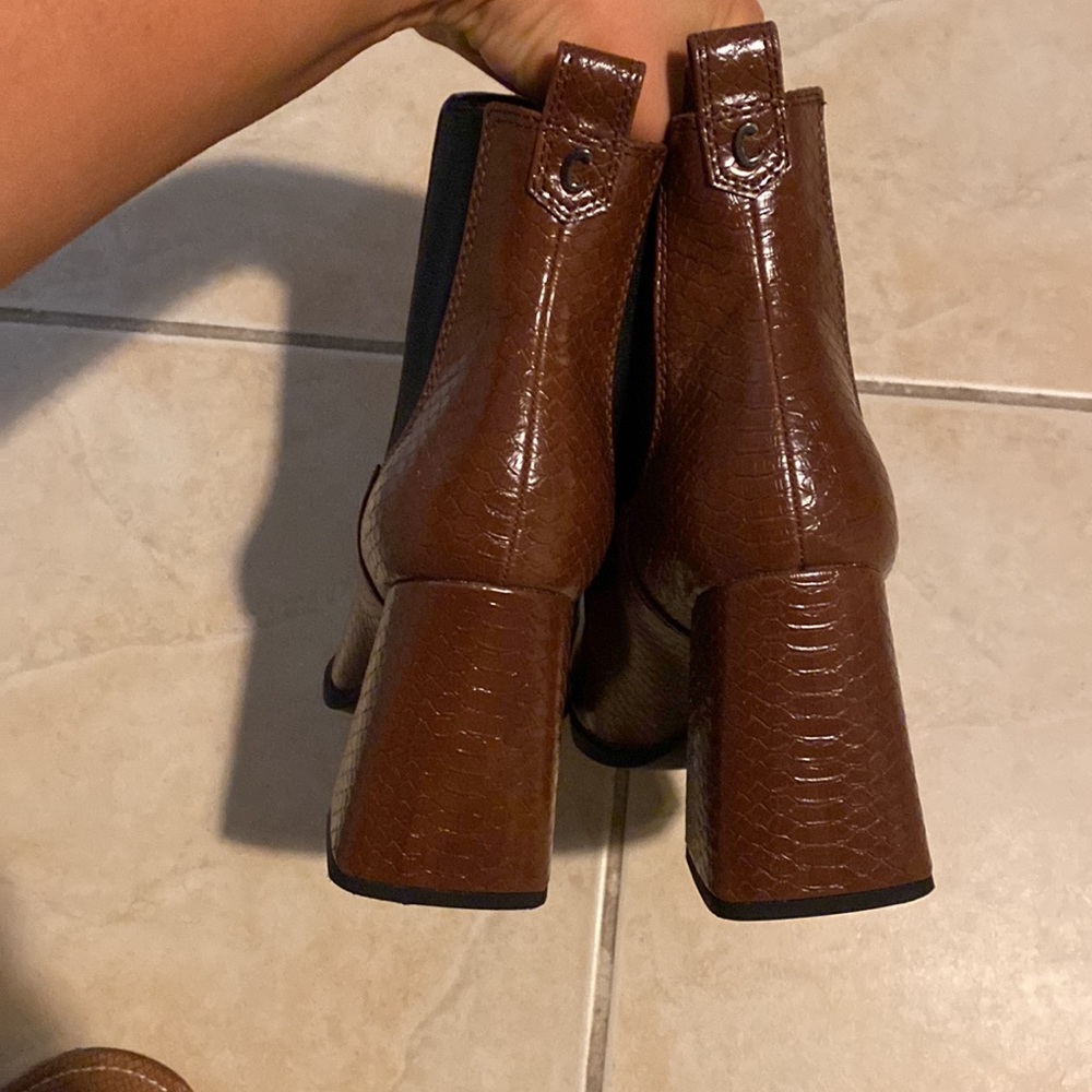 Boots - Picture 3 of 4